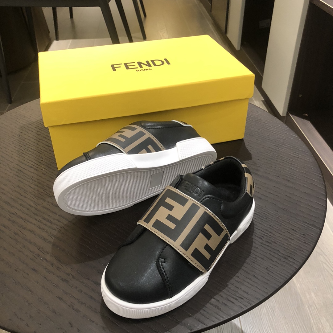 Children's shoes child